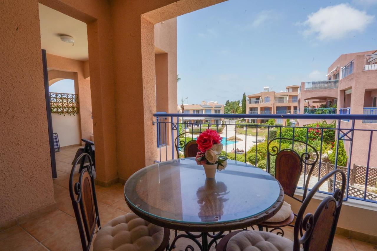 Apartamento Resitour - Regina Gardens Paphos Exterior foto
